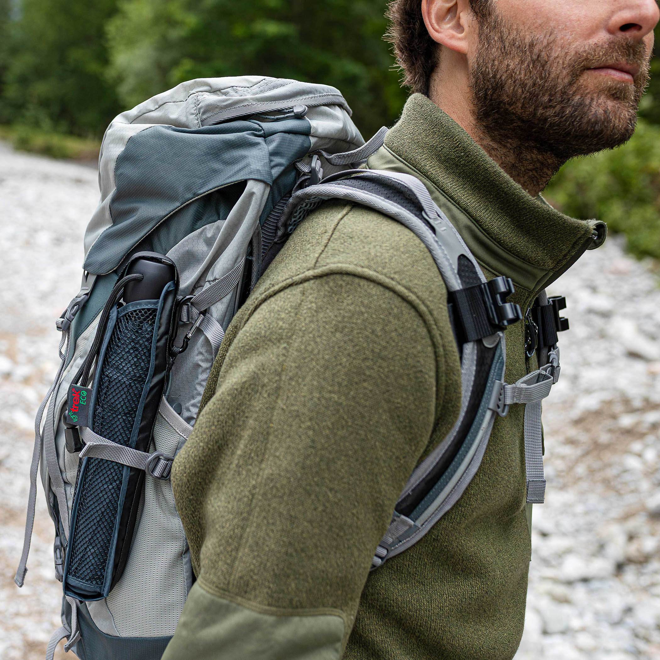 Trekking-Regenschirm light trek ECO, anthrazit, Taschenschirm, Griff aus Holz, Automatik, nachhaltig
