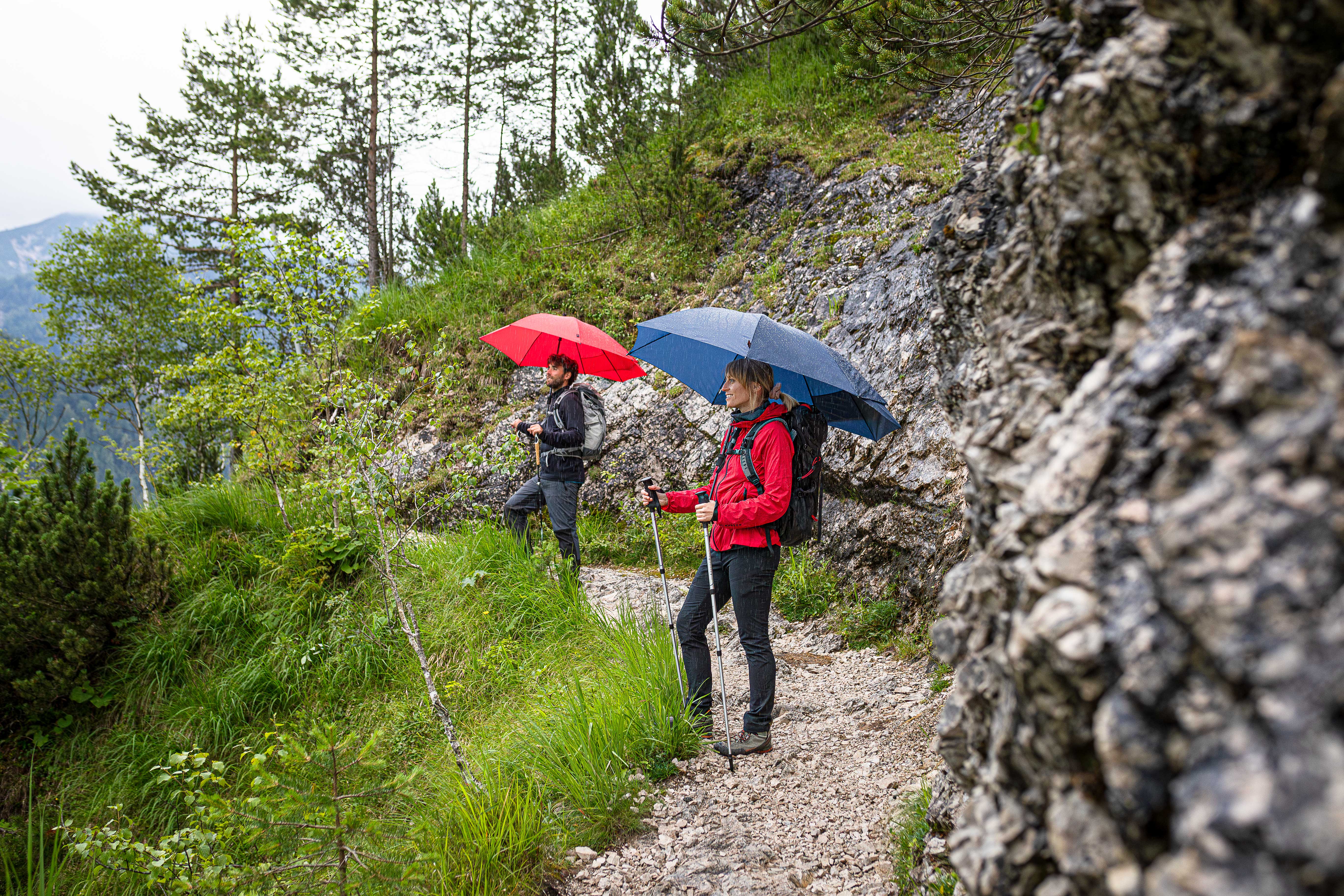 Trekking-Regenschirm Swing backpack handsfree, rot, Stockschirm, handfrei, verlängertes Dach